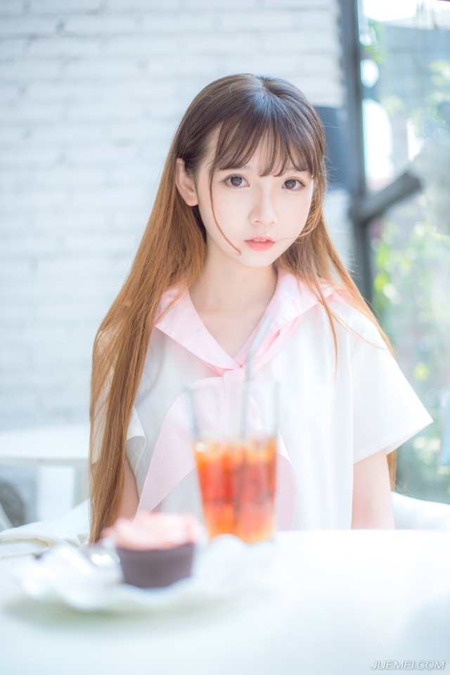“你们也尽快离折翼天使资源社区，莫要让人生疑，待会儿我送二位出府，另外，告诉孝直一声，在刘璝离开成都之前，将他妻子扣住，免得刘璝一怒之下杀人，让这份仇怨弄大，也可以作为后手。”孟达看了两人一眼，真不知道法正从哪里招来这种奇人异事的。